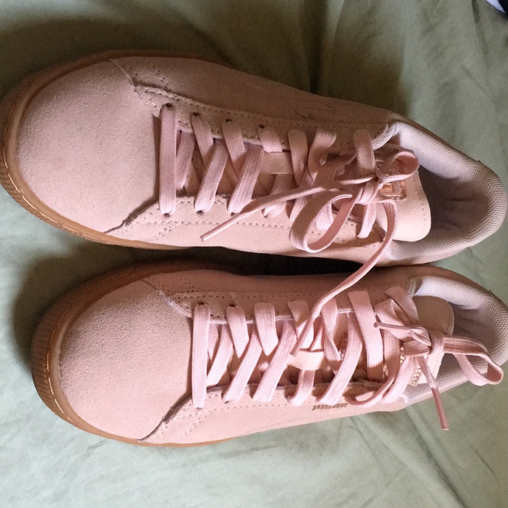 Light pink pumas